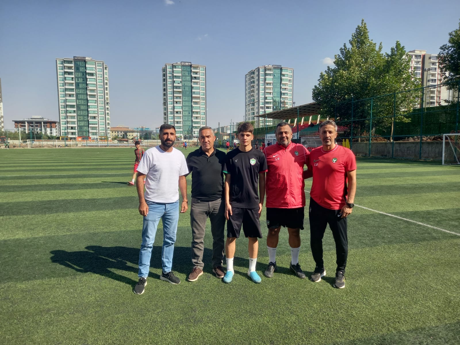 Erciş’in Genç Yeteneği Bedirhan Esmer, Amedspor’a Transfer Oldu