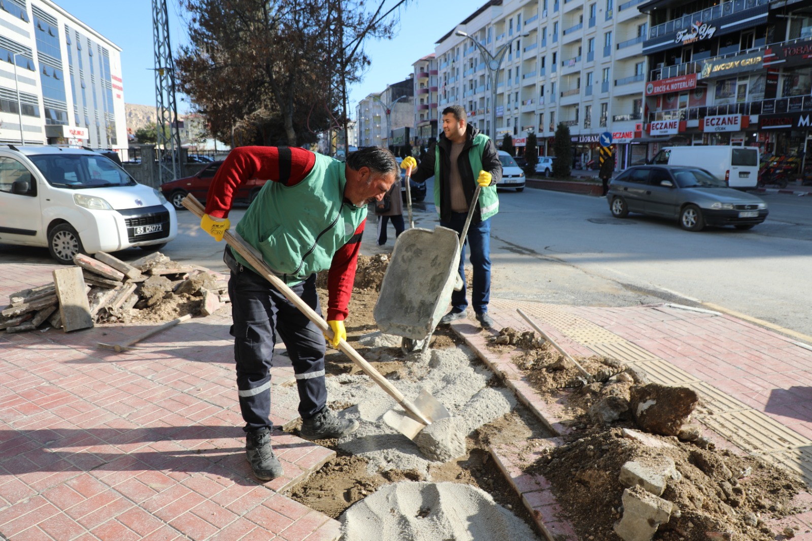 Erciş Belediyesî ji Tekevler Mahallesi de Karûbarê Rêyê